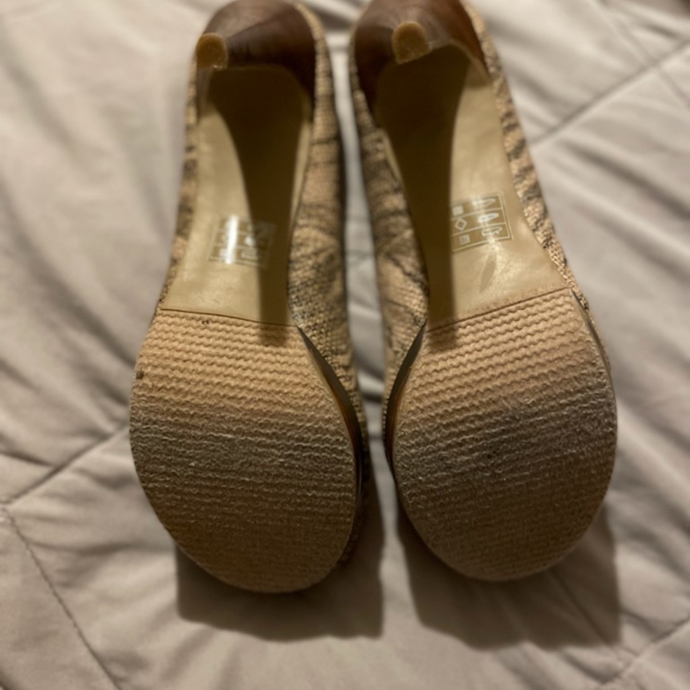 Printed Heels - Picture 5 of 5